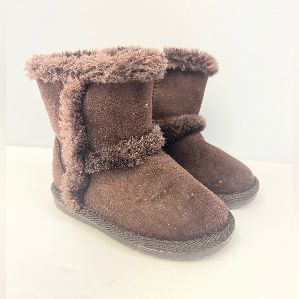 Teeny Toes-‎ Baby Brown Boots- Size:4, Pre-Owned